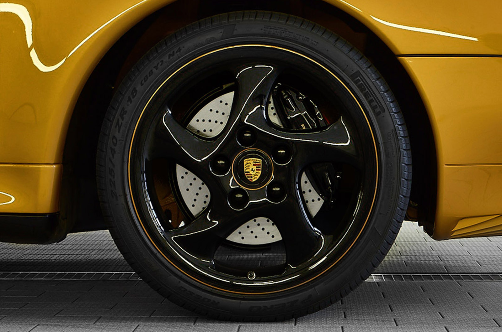 Classic & Sports Car – Porsche builds final 993 turbo