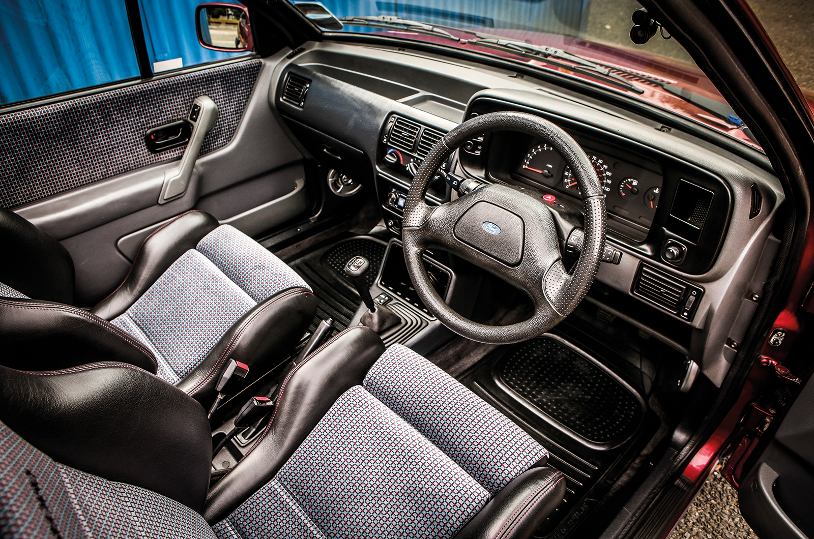 Classic & Sports Car – Ford Escort vs the world!