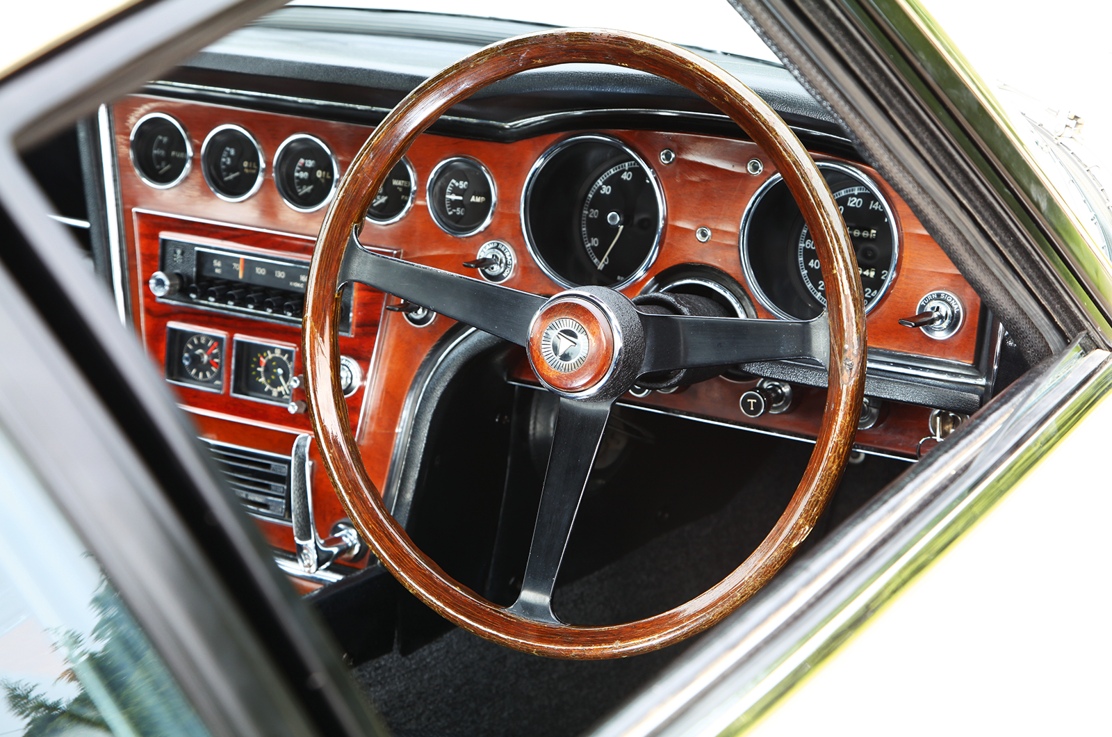 Chevrolet Corvette Sting Ray vs Jaguar E-type vs Toyota 2000GT