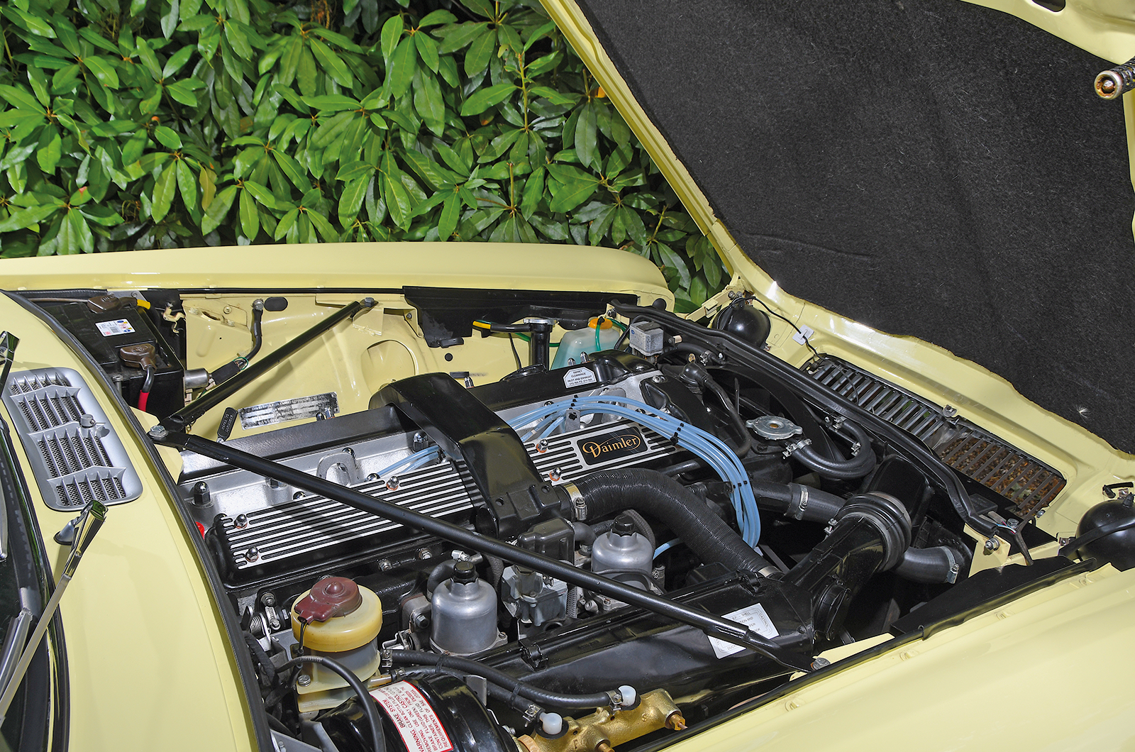 Classic & Sports Car – Why the Jaguar XJ is the world’s best saloon car