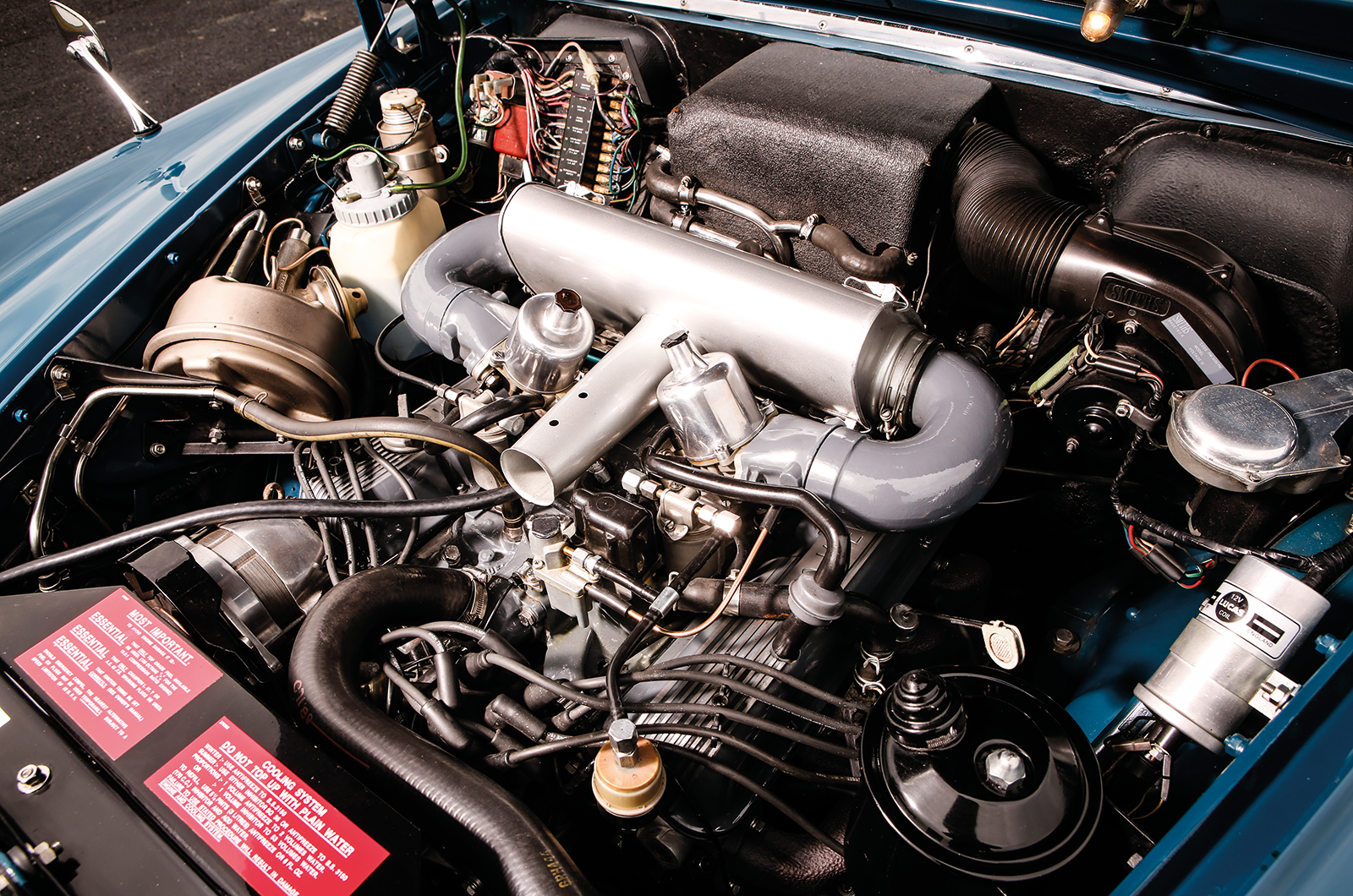 Classic & Sports Car – Is the NSU Ro80 the greatest saloon ever made? NSU Ro80 vs Audi 100 vs Citroen DS23 vs Rover 3.5 Litre vs BMW 2000 vs Mercedes-Benz 230/4