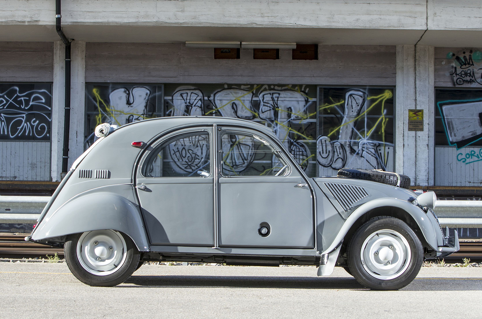 Classic & Sports Car – Big Benz on top at Bonhams' Paris sale