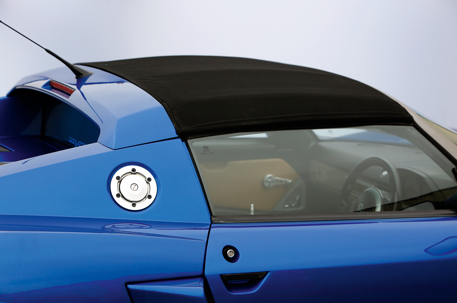 Classic & Sports Car – Buyer’s guide: Vauxhall VX220
