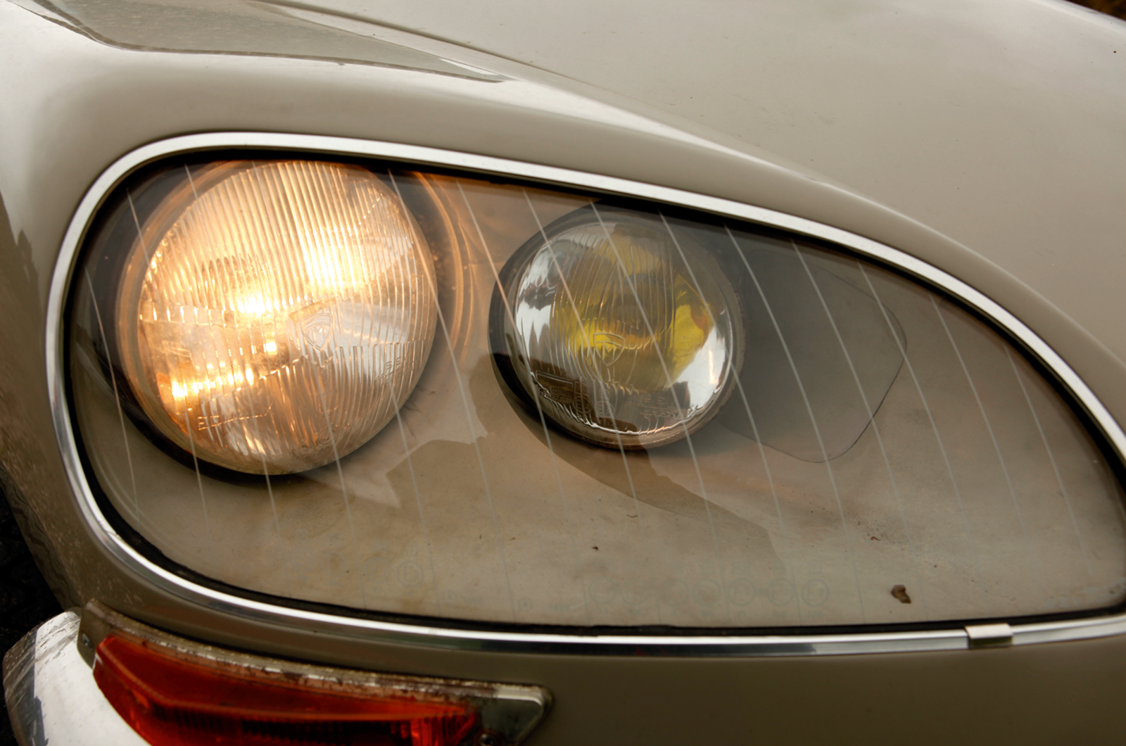 Classic & Sports Car – Celebrating the big Citroën saloon with DS, CX, XM and C6