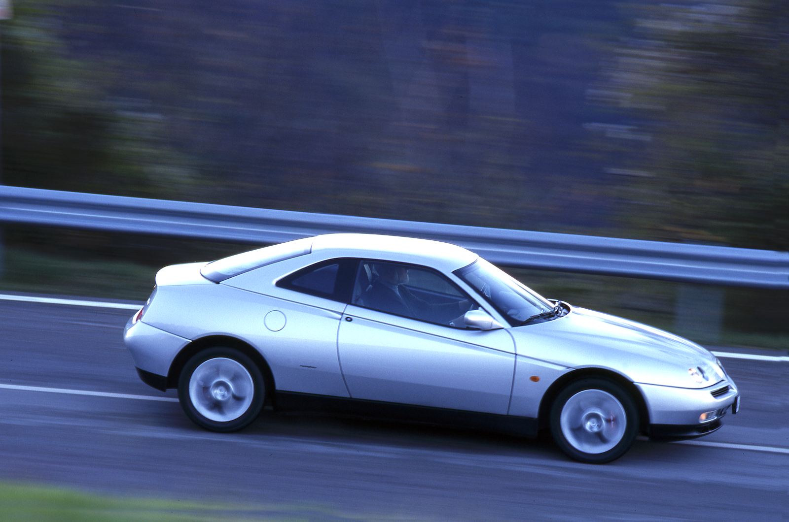 Classic & Sports Car – 19 undervalued classics from the 1990s