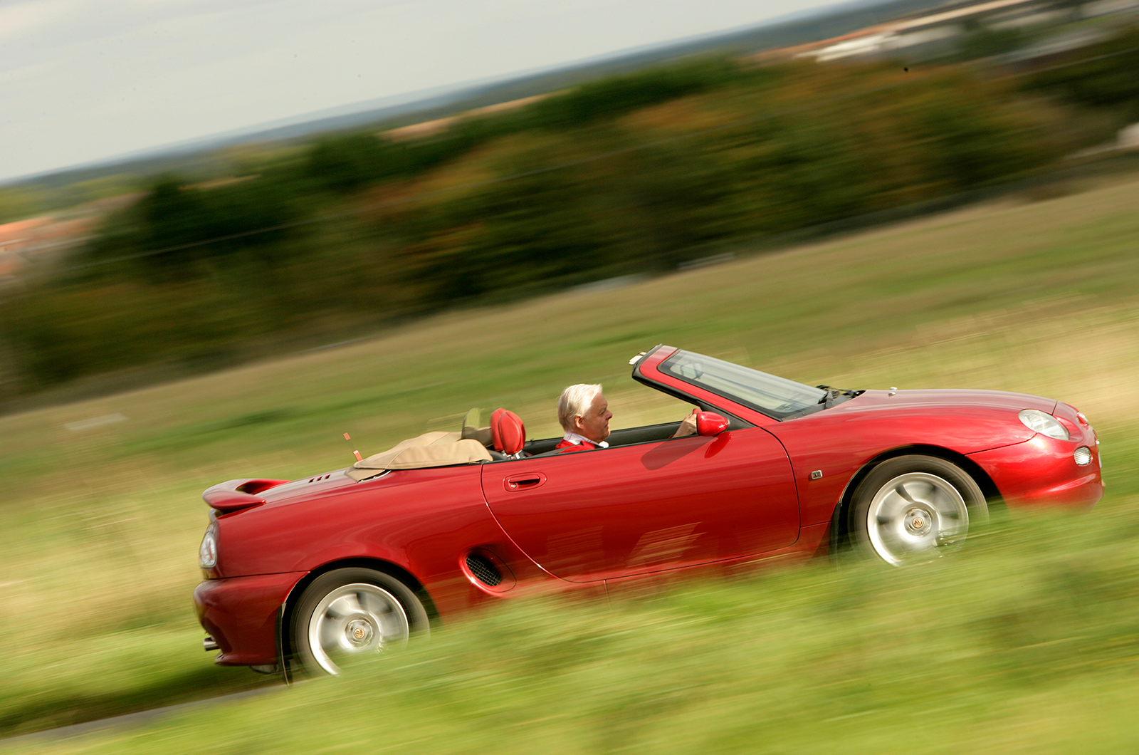 Classic & Sports Car – 19 undervalued classics from the 1990s