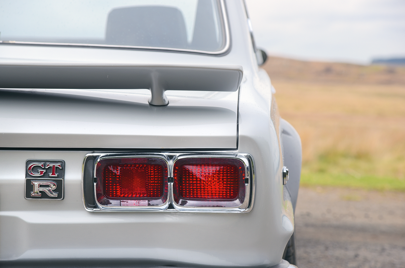 Classic & Sports Car – The sky’s the limit: Nissan Skyline R32 meets 2000GT-R