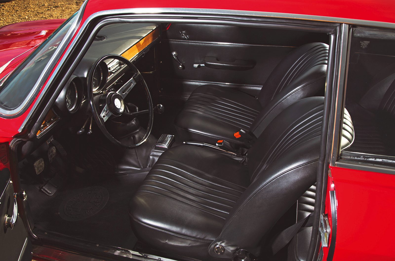 Classic & Sports Car – A cut above: Alfa Romeo GT 1300 Junior vs Fiat 124 Sport vs Lancia Fulvia Coupé