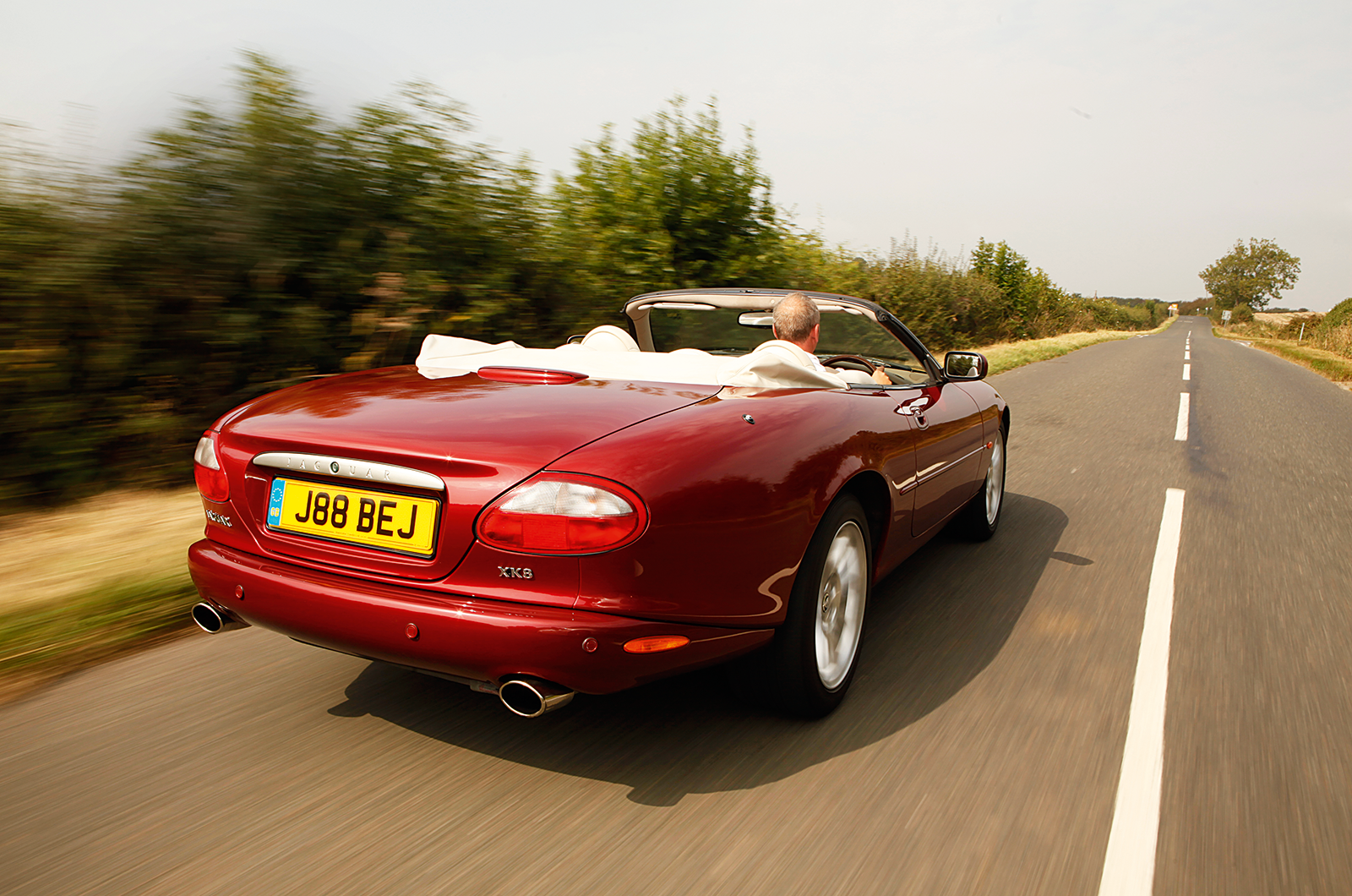 Classic & Sports Car – Jaguar XK8/XKR