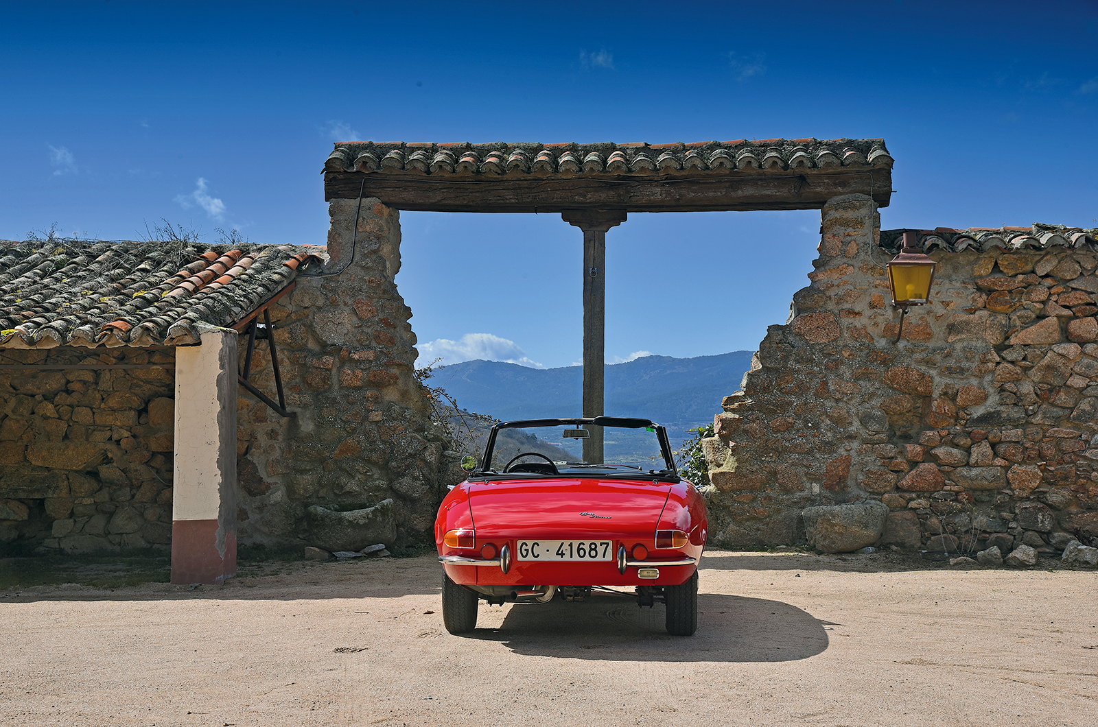 Classic & Sports Car – Dream drive: Alfa Romeo Duetto 1600
