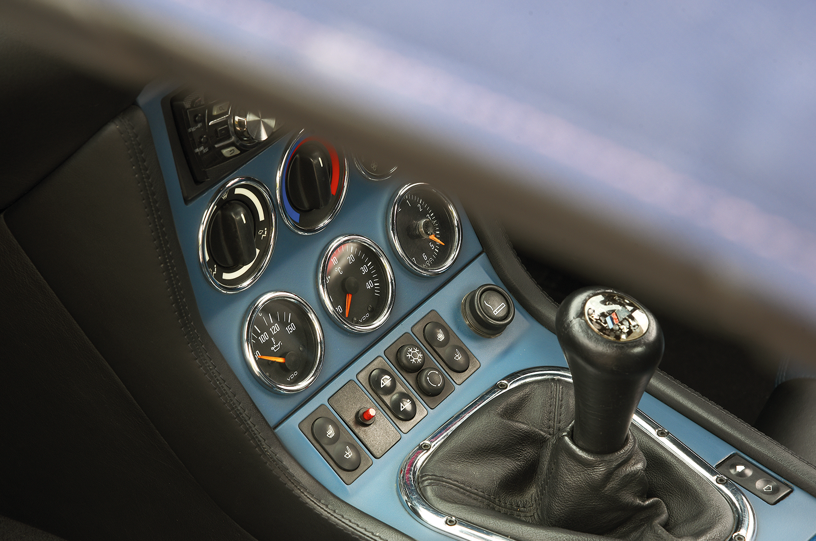 Classic & Sports Car – Natural brawn thrillers: Mercedes-Benz SLK32 AMG vs BMW Z3 M Roadster