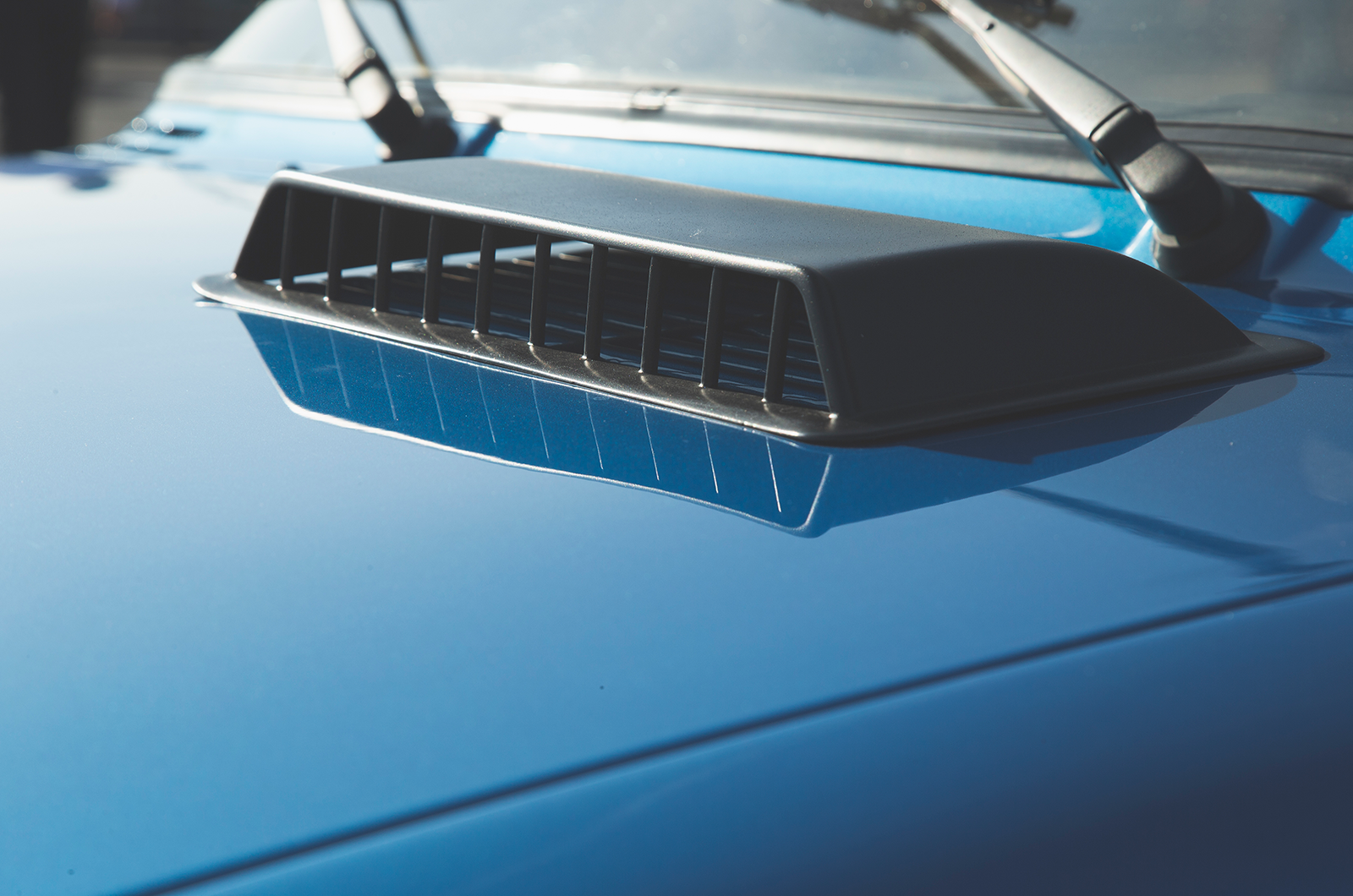 Classic & Sports Car – Renault’s lively 5s: Gordini Turbo and Turbo 2 on track