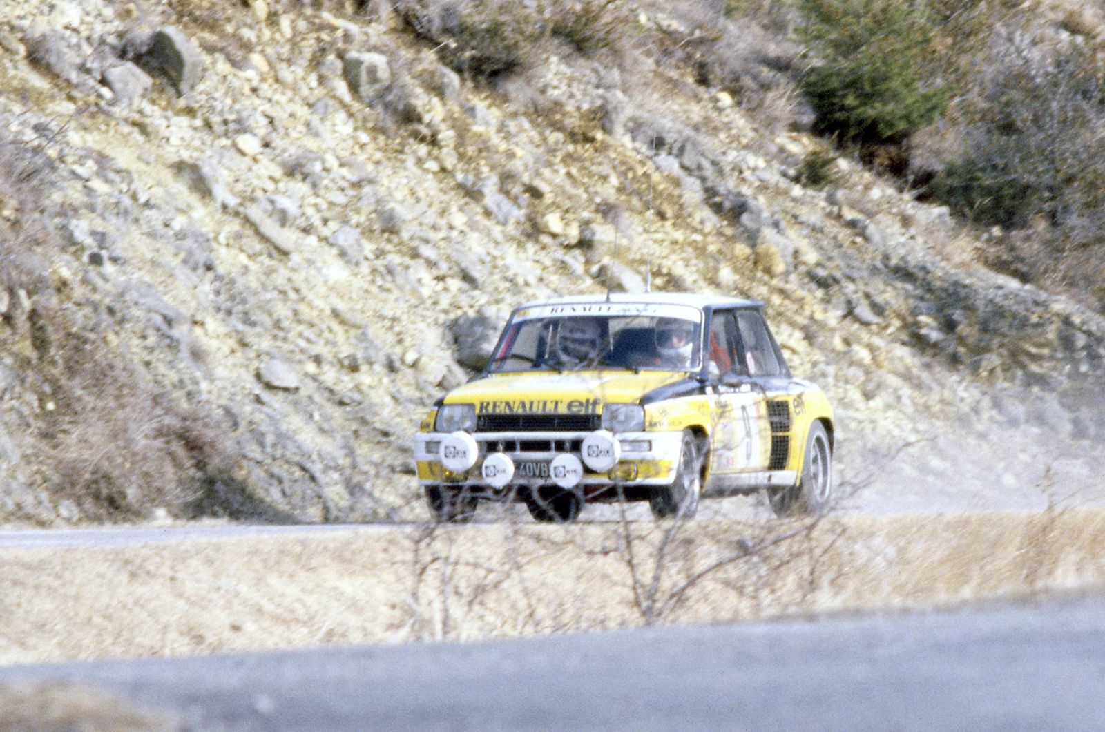 Classic & Sports Car – Renault’s lively 5s: Gordini Turbo and Turbo 2 on track