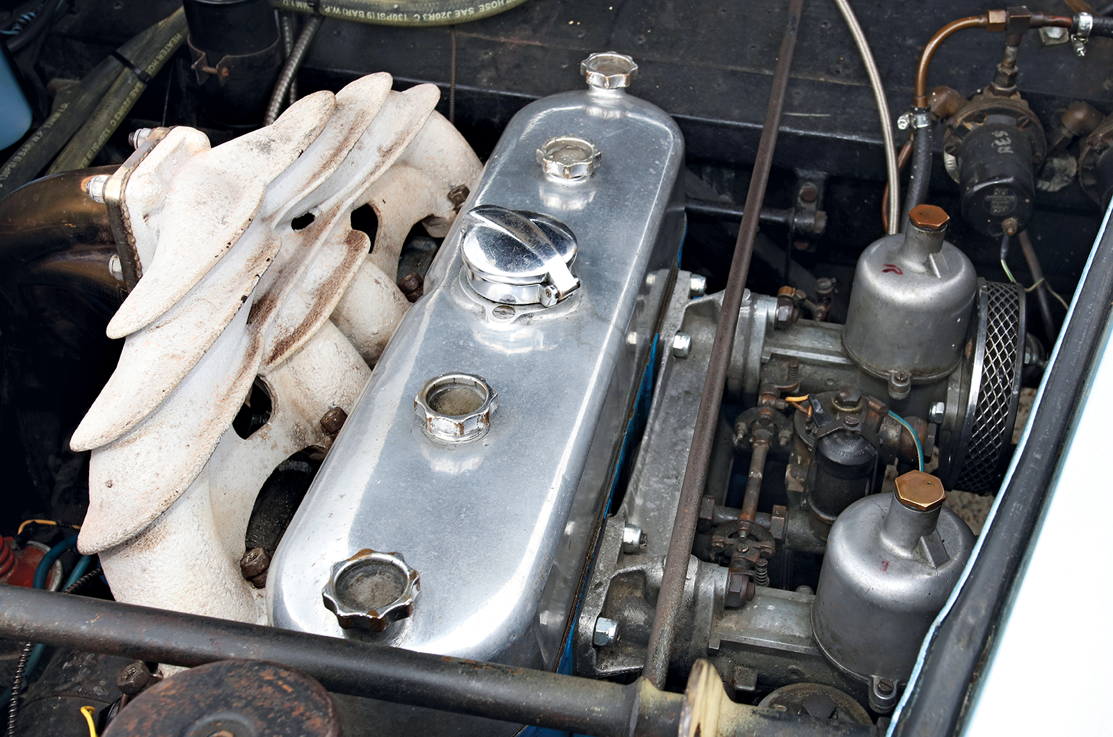 Classic & Sports Car – Aston Martin DB1: inherited beauty