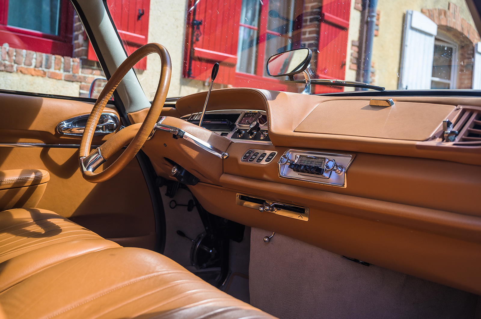 Classic & Sports Car – Grand Palais: the DS coupé Citroën should have made