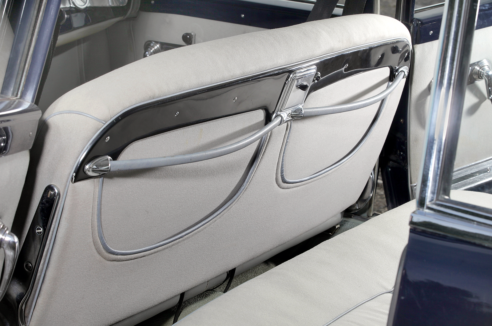 Classic & Sports Car – Engineered for excellence: Lancia Flaminia vs Mercedes-Benz 300SE