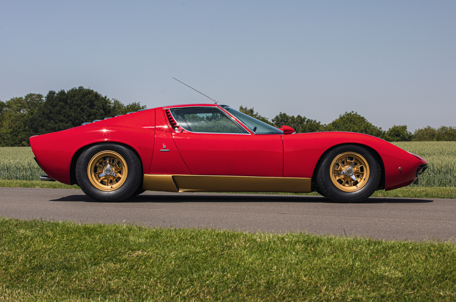 Classic & Sports Car – One-of-11 Lamborghini Miura to headline Silverstone Auctions sale
