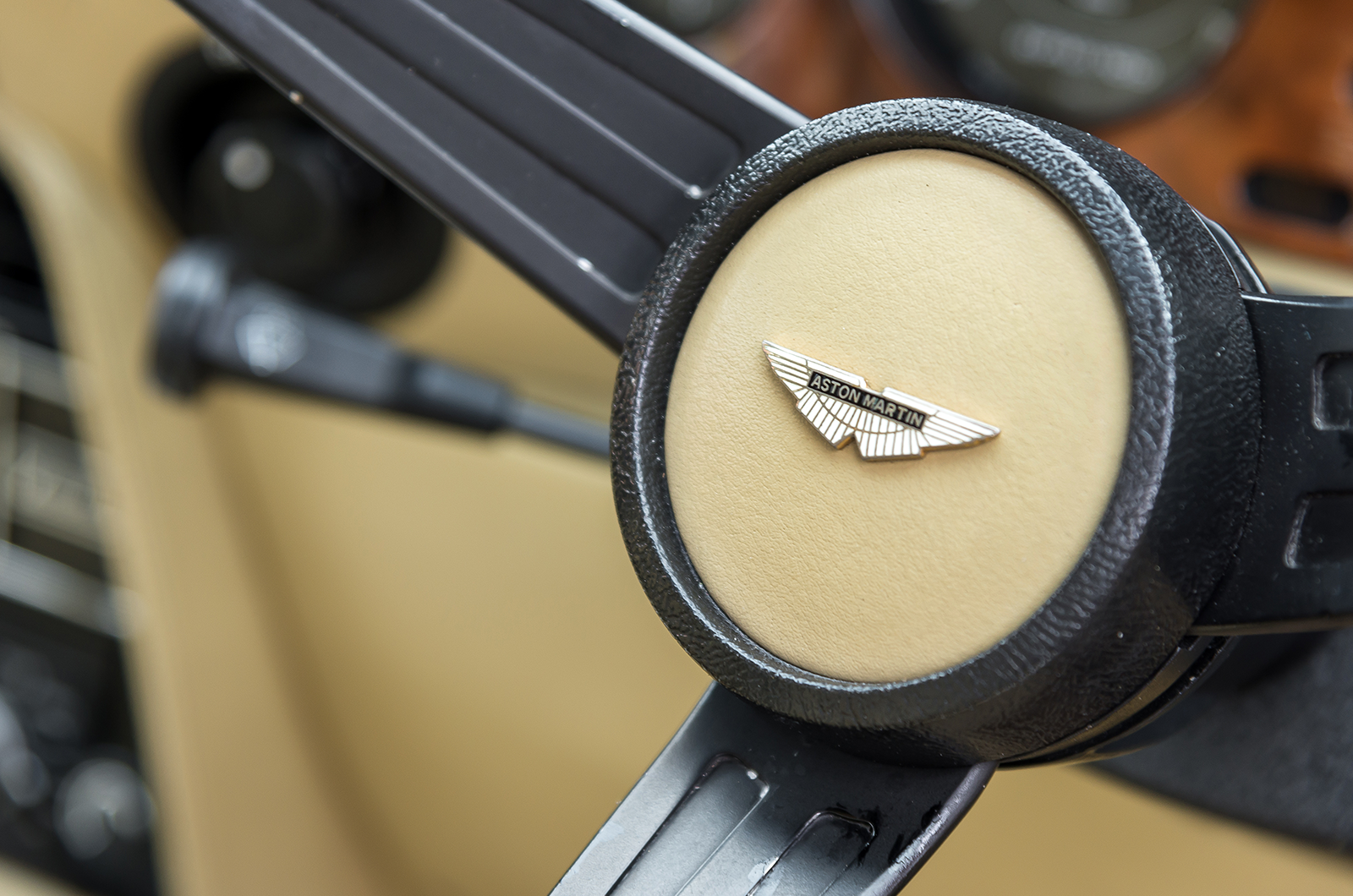 Classic & Sports Car – Advantage Aston Martin: driving the V8 Vantage