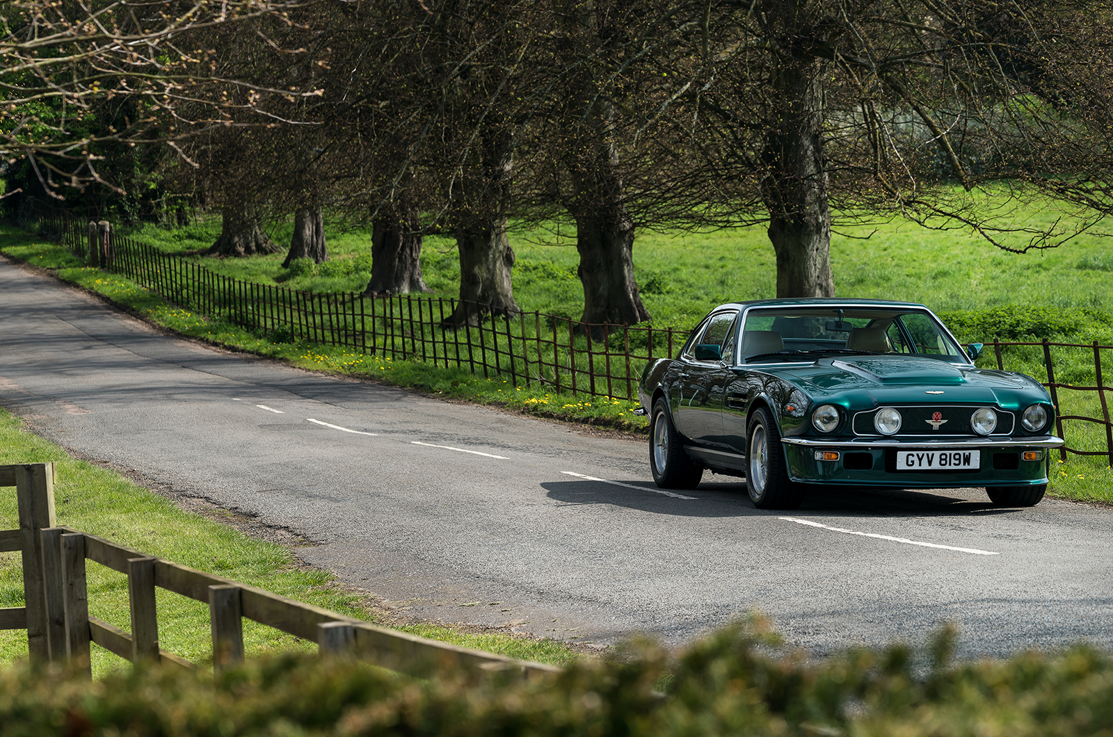 Classic & Sports Car – Advantage Aston Martin: driving the V8 Vantage