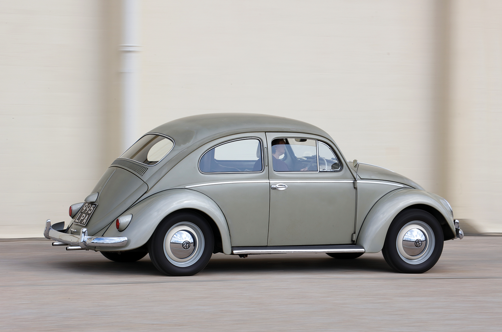 Classic & Sports Car – Love is in the air: Honda N360, Citroën Ami 8 and Volkswagen Beetle