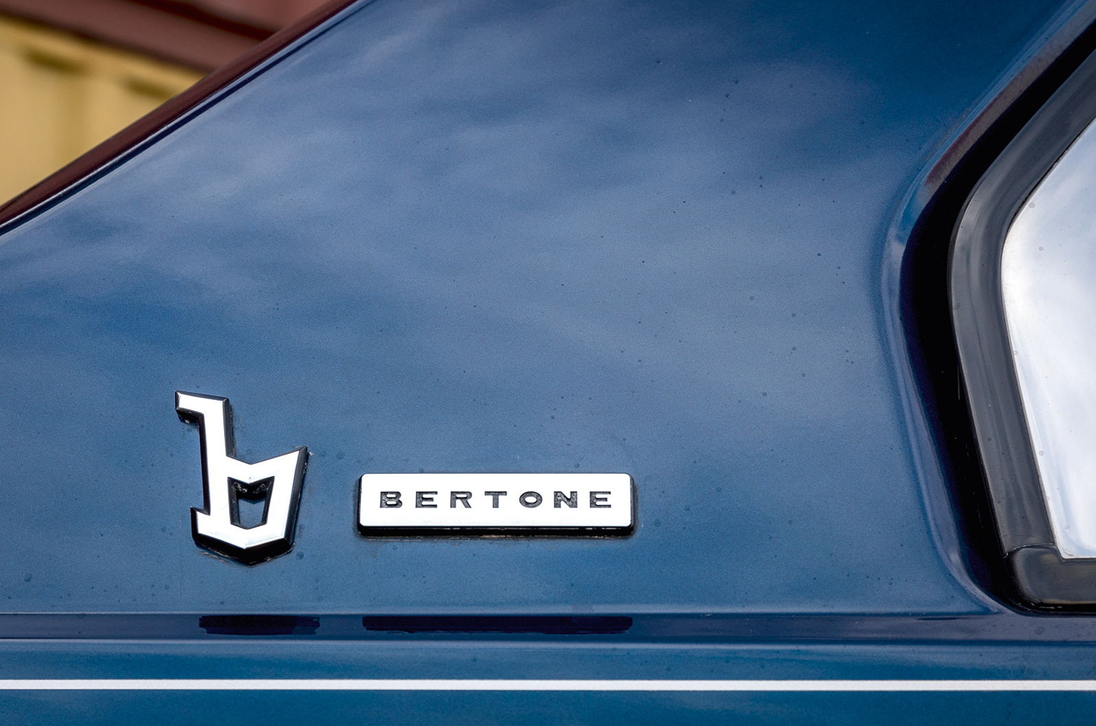 Classic & Sports Car – Cut-price cruise liners: Volvo 262 C and 780 Bertone