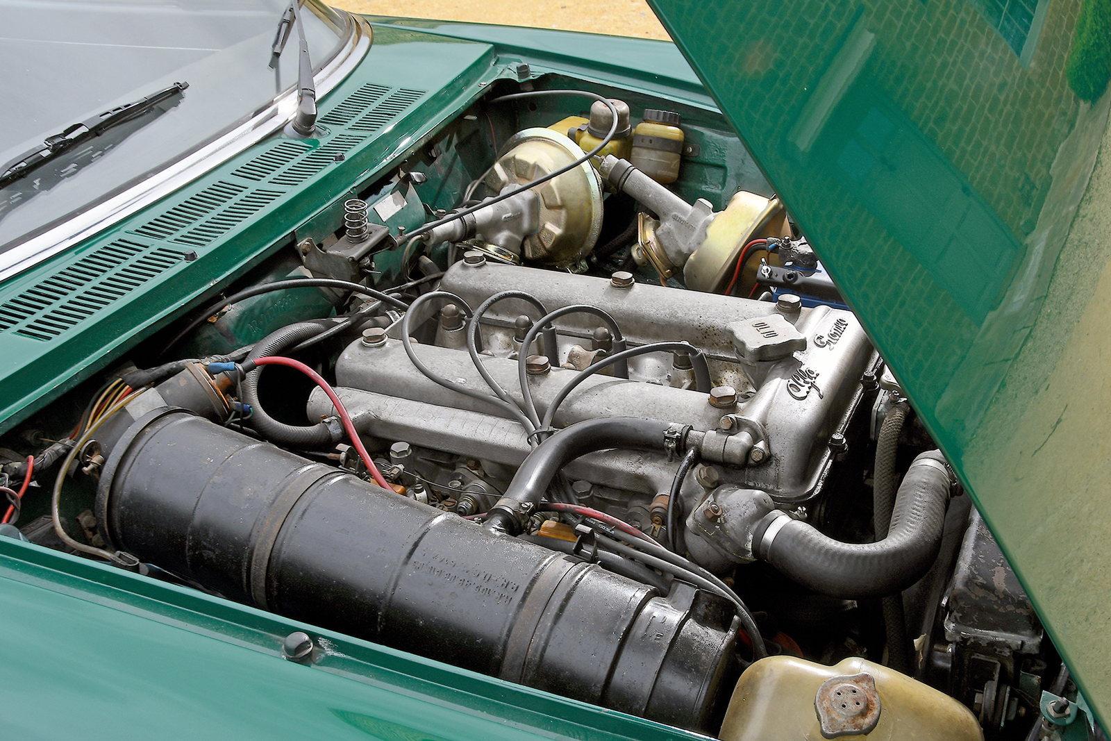 Classic & Sports Car – Recapturing a much-loved Alfa Romeo Spider