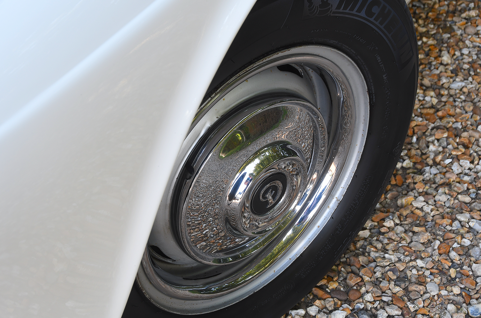 Classic & Sports Car – Executive elegance: Volvo 164 vs Daimler Sovereign 2.8