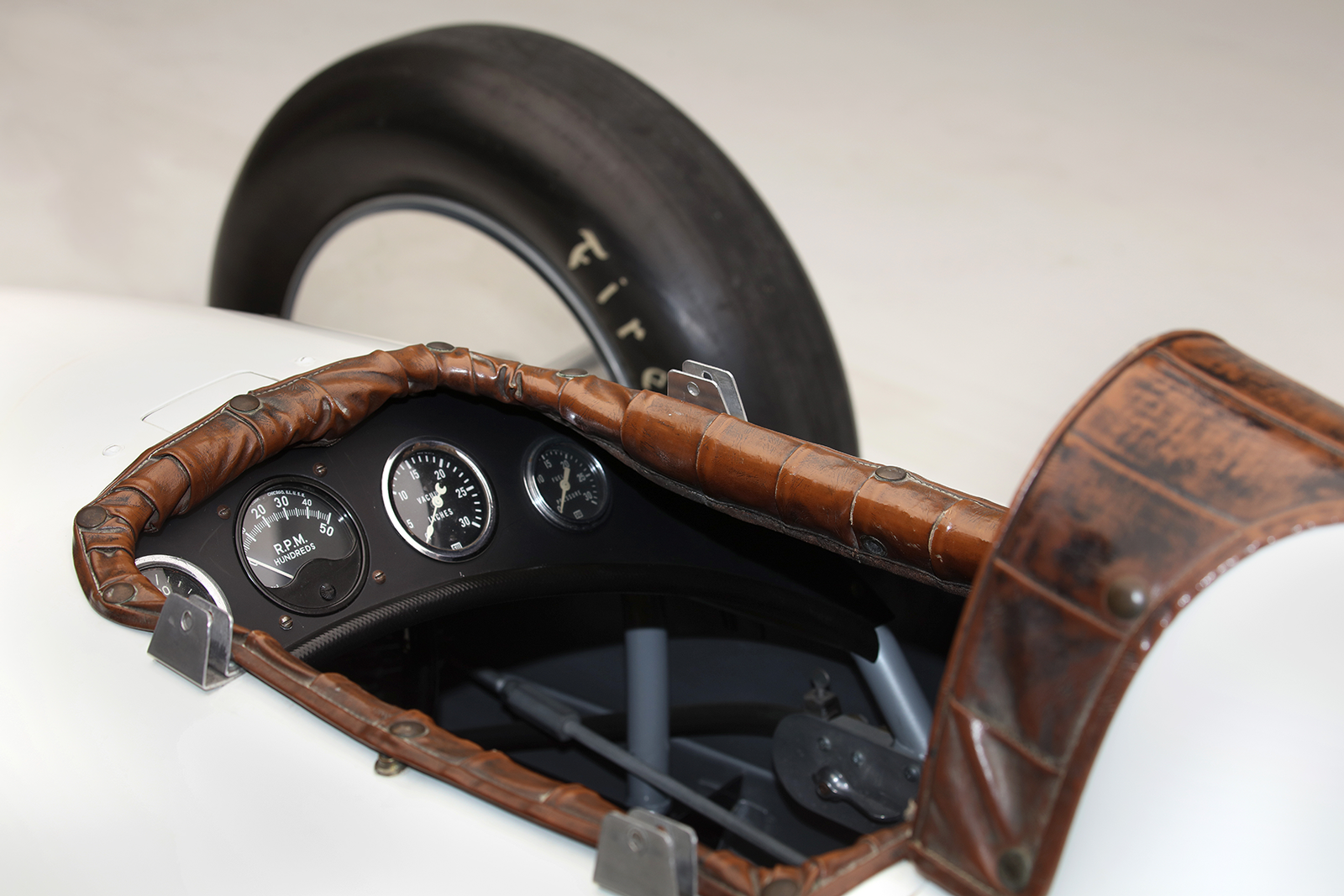 Classic & Sports Car – Meeting Alex Xydias and the iconic So-Cal Belly Tank Lakester