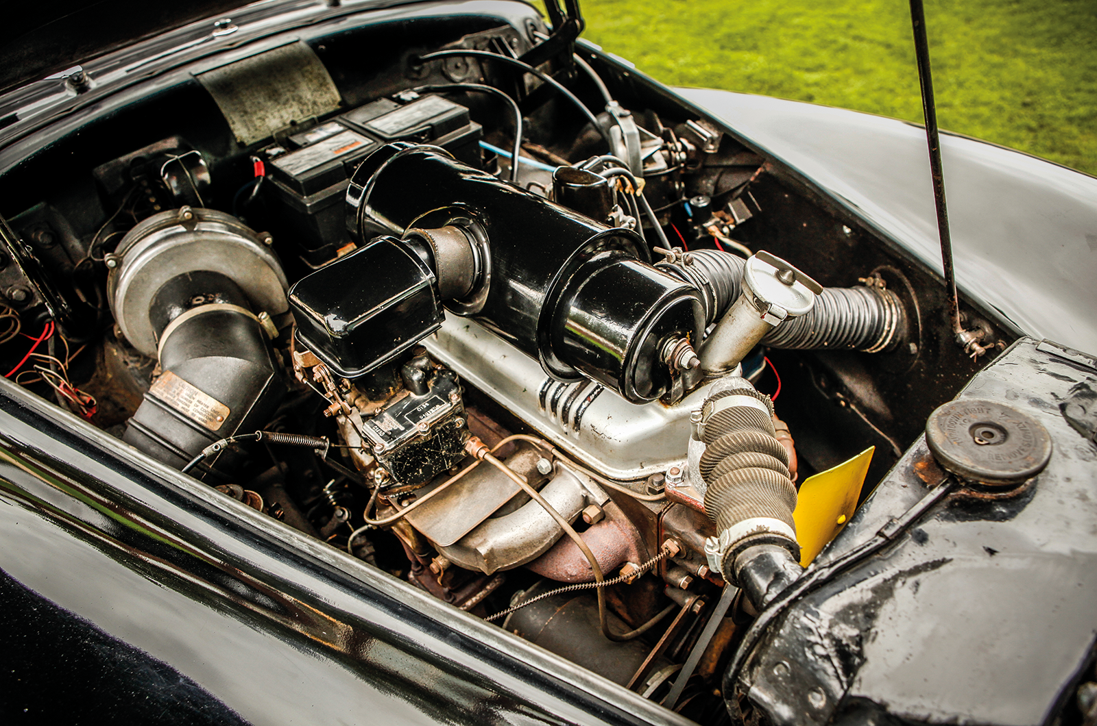 Classic & Sports Car – A touch of class: Sunbeam MkIII vs Singer Hunter