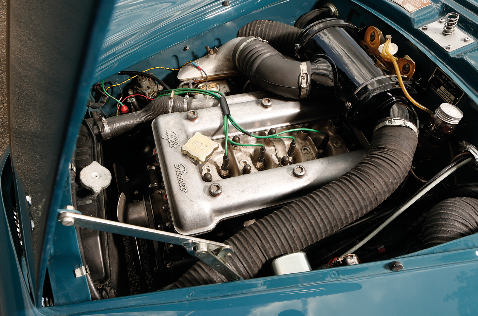 Classic & Sports Car – Little gems: Alfa Romeo vs MG vs Lotus vs Porsche