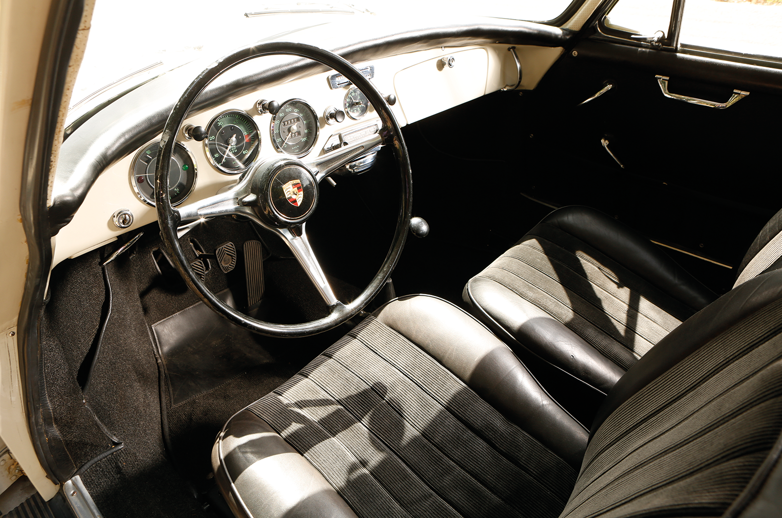 Classic & Sports Car – Little gems: Alfa Romeo vs MG vs Lotus vs Porsche