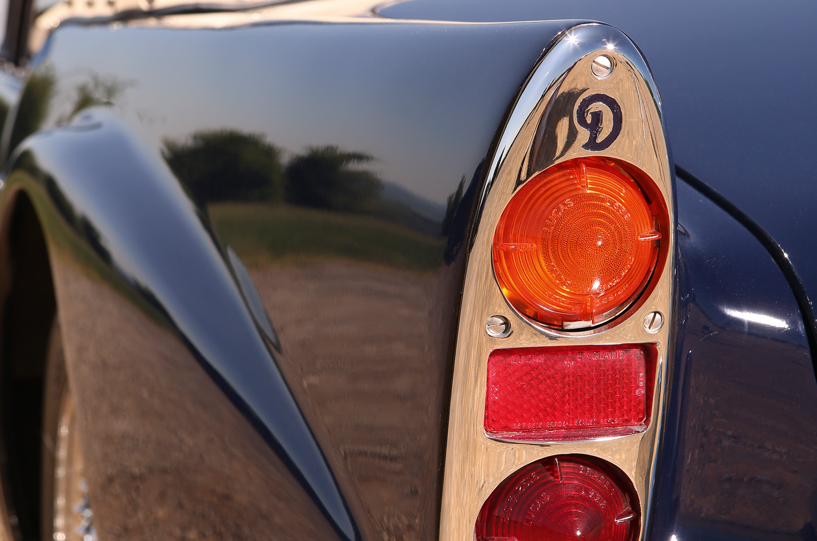 Classic & Sports Car – The comeback kid: Daimler SP250 restoration