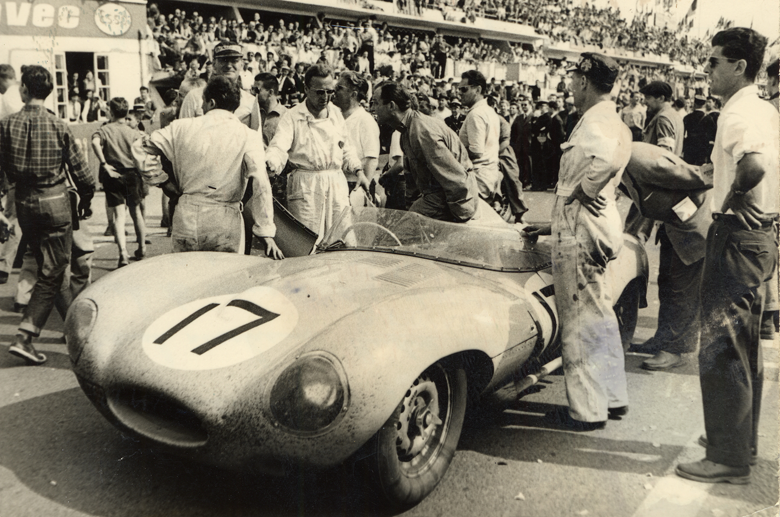 Classic & Sports Car – The hero to zero and back tale of this Jaguar D-type