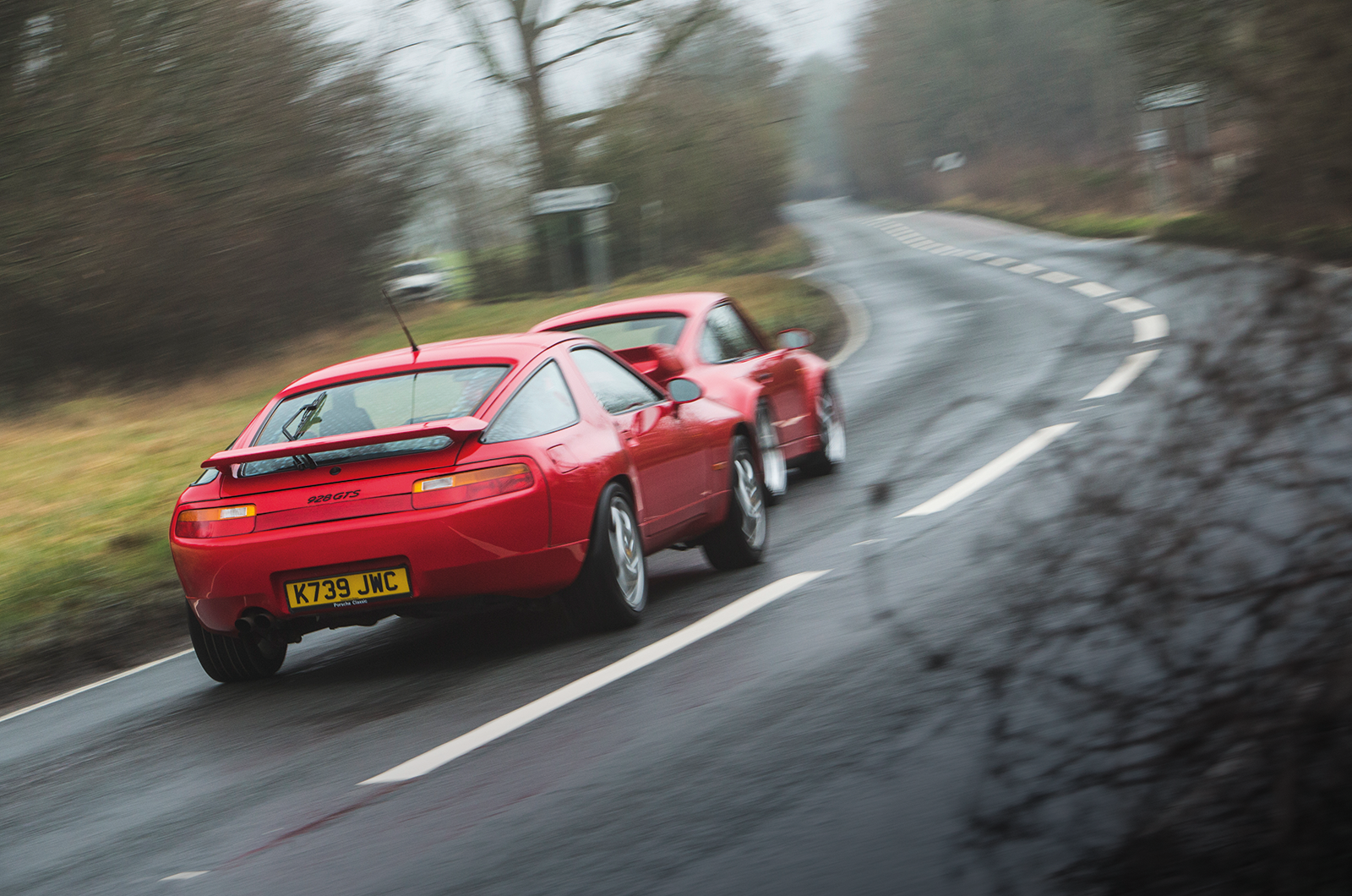 Classic & Sports Car – Porsche dream machines: 911 RS 3.8 vs 928 GTS