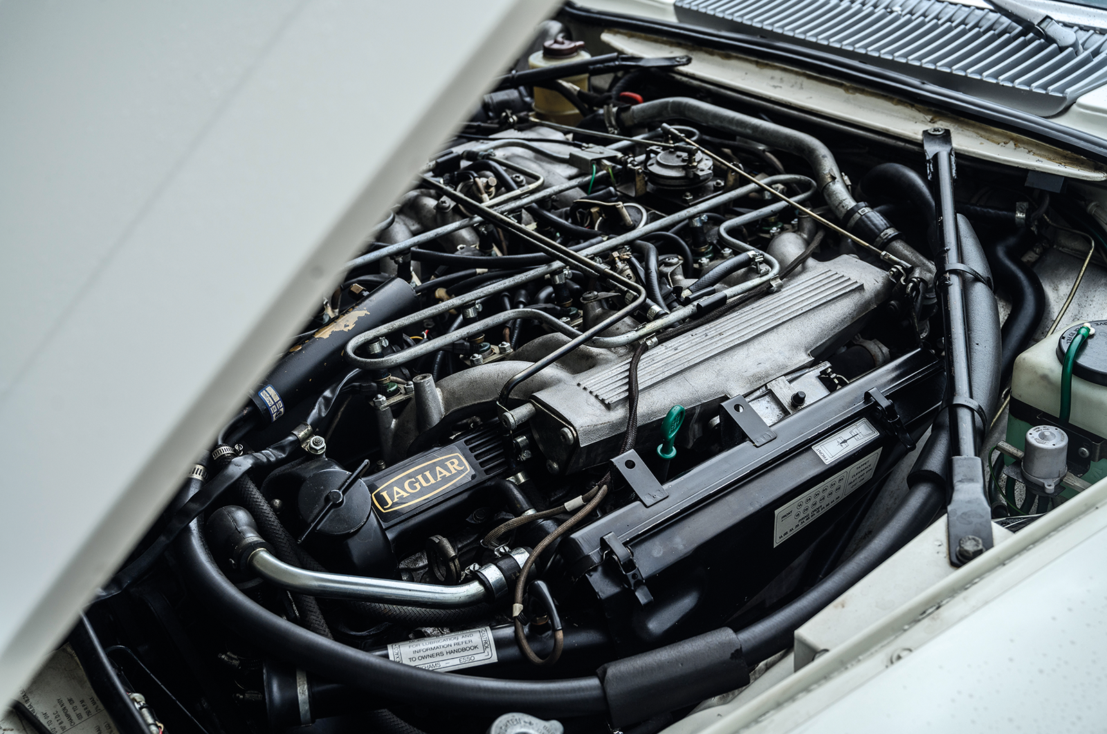 Classic & Sports Car – Driving the cars of The Saint: Volvo P1800, Jaguar XJ-S, Jensen Interceptor and Volvo C70