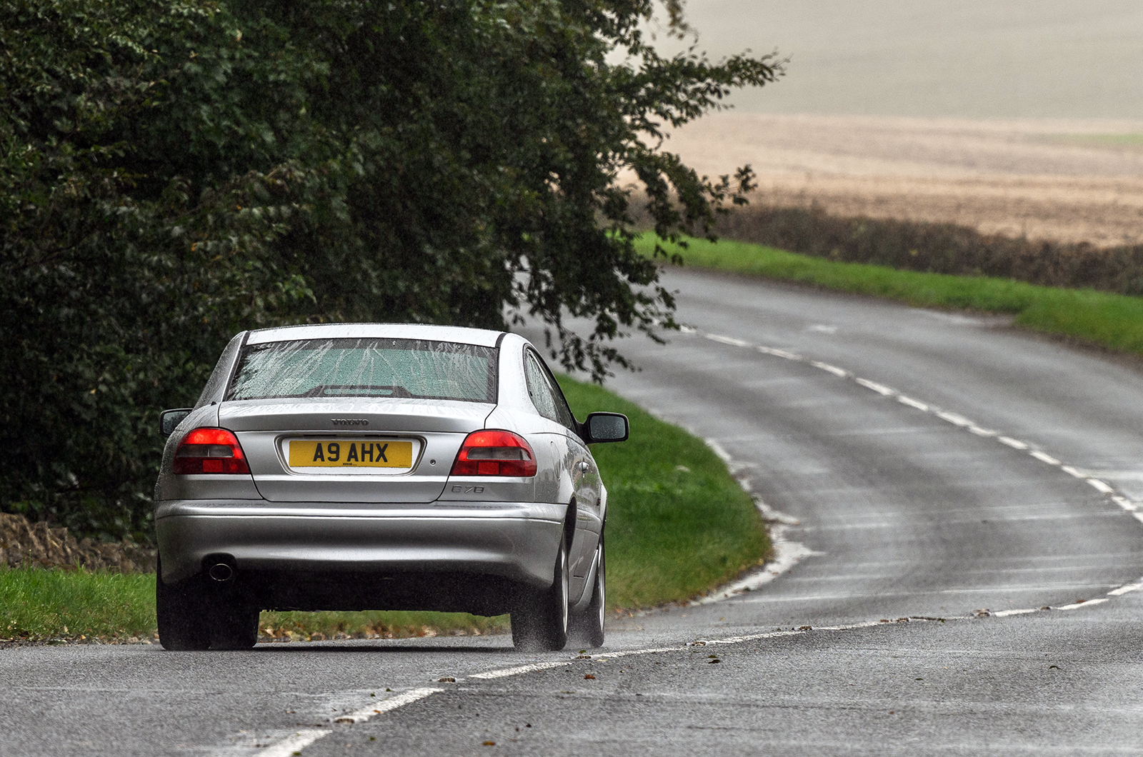 Classic & Sports Car – Driving the cars of The Saint: Volvo P1800, Jaguar XJ-S, Jensen Interceptor and Volvo C70