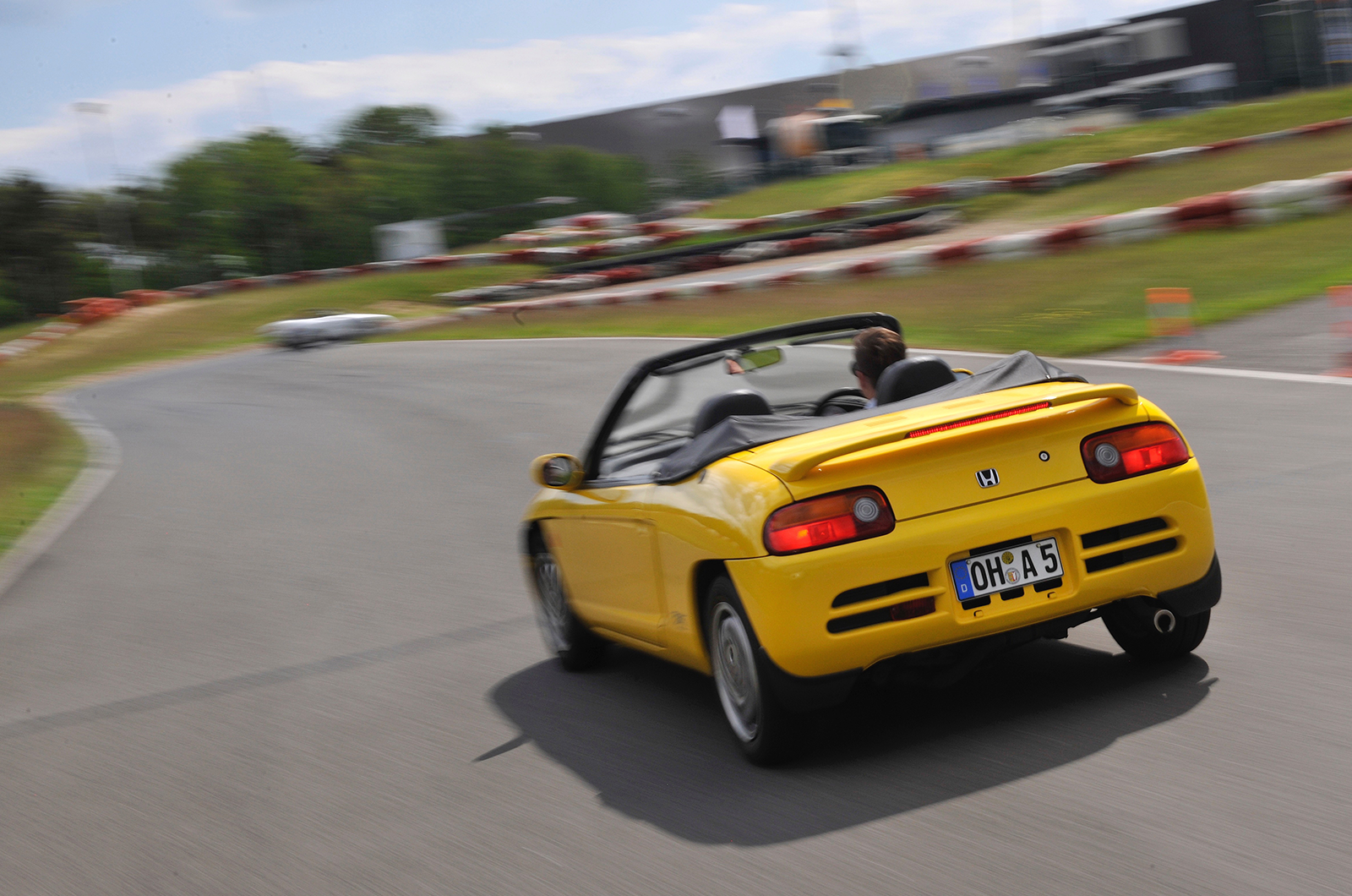 Classic & Sports Car – Tiddlers on test: Suzuki Cappuccino vs Honda Beat