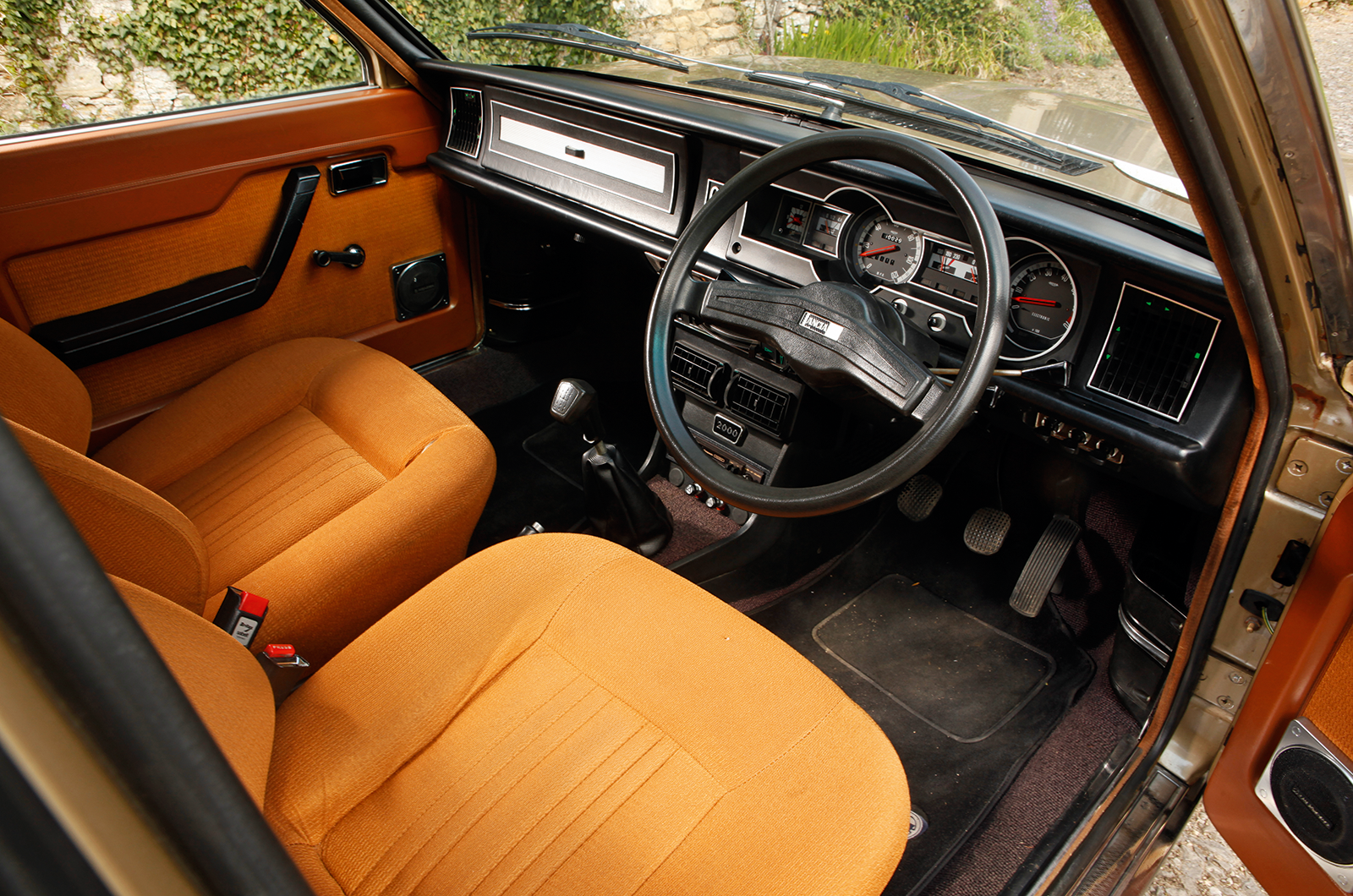 Classic & Sports Car – From the left field: Citroën CX vs Lancia Beta vs Princess vs Saab 99