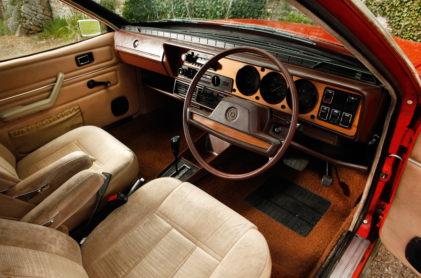 Classic & Sports Car – From the left field: Citroën CX vs Lancia Beta vs Princess vs Saab 99