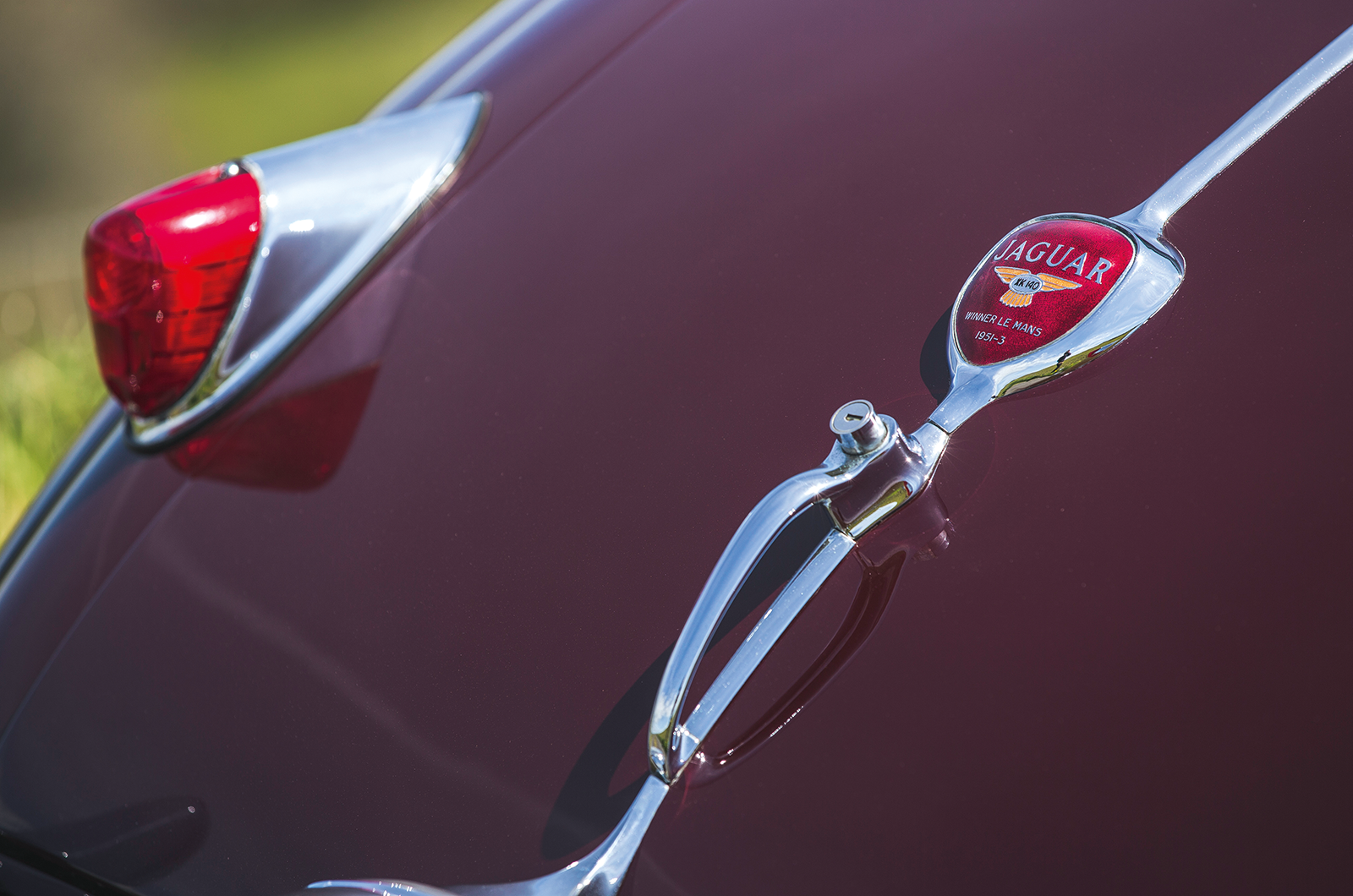 Classic & Sports Car – Restoring grandad’s Jaguar XK140