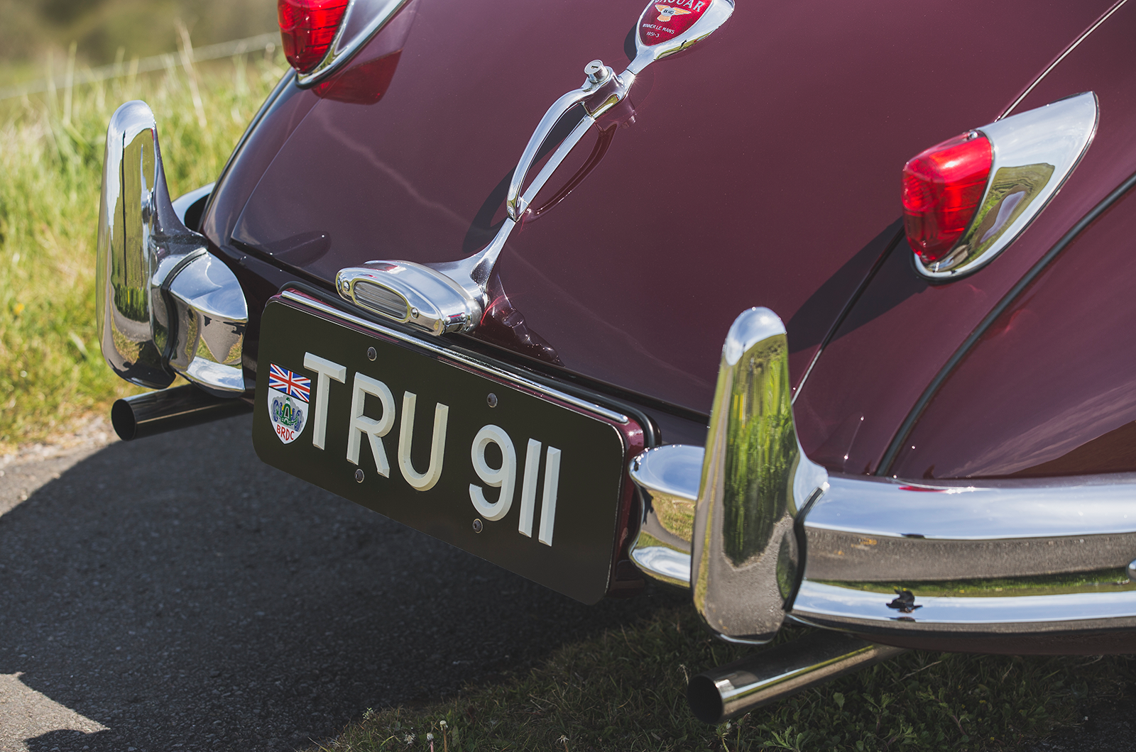 Classic & Sports Car – Restoring grandad’s Jaguar XK140
