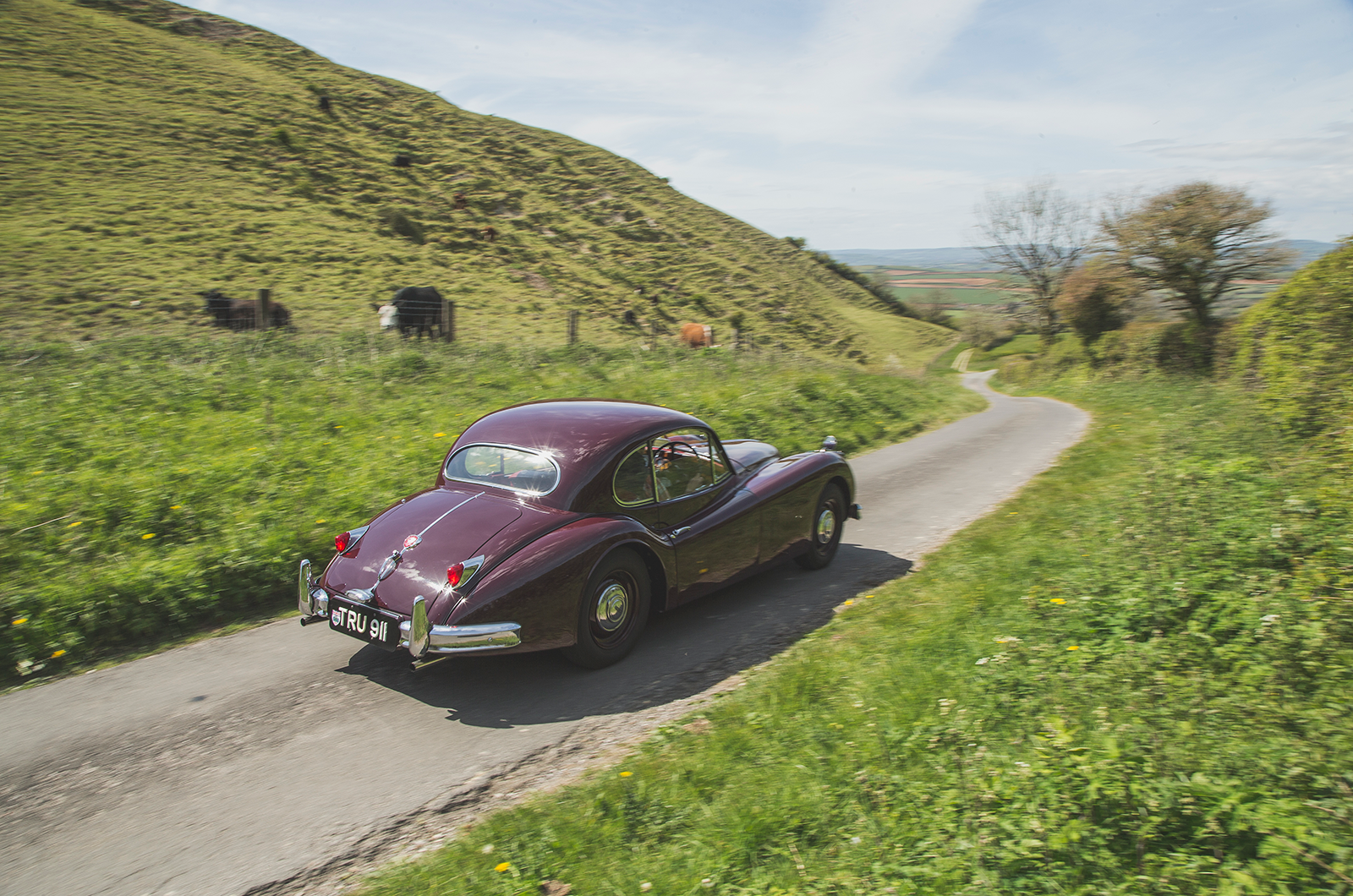 Classic & Sports Car – Restoring grandad’s Jaguar XK140