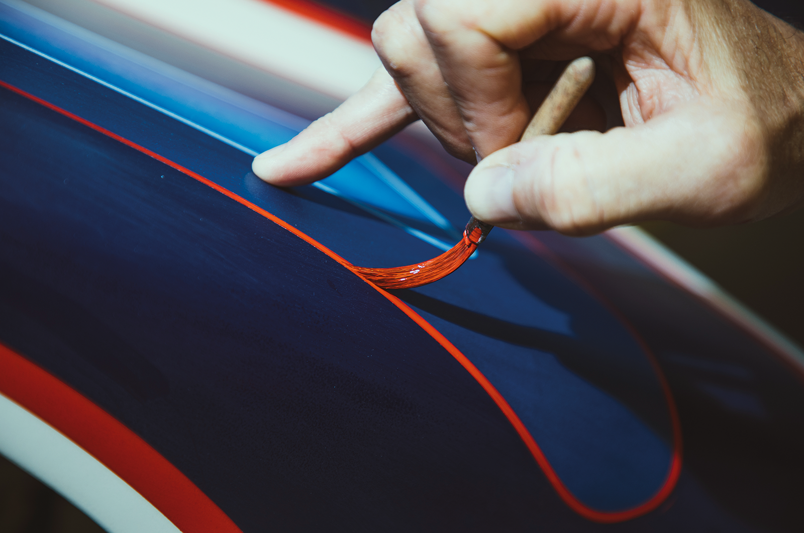 Classic & Sports Car – The specialist: Melliard’s Modern Pinstriping and Lettering