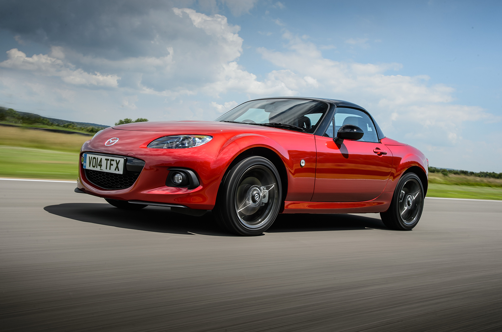 Classic & Sports Car – Mazda MX-5: a class apart