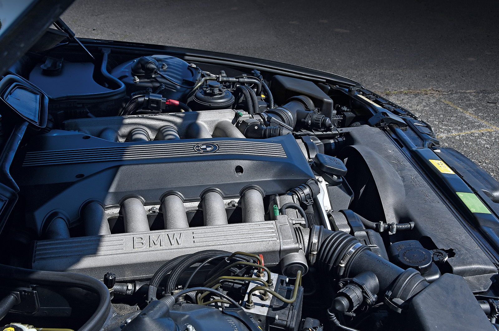 Classic & Sports Car – Bond’s BMWs: Z3, Z8 and 750iL on track