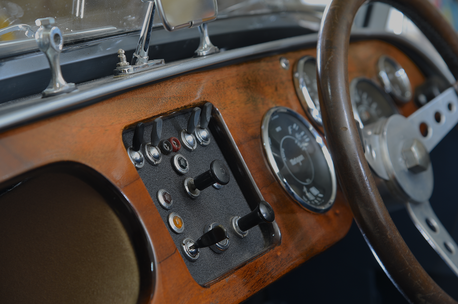 Classic & Sports Car – The unique Morgan 4/4 that came out the shadows