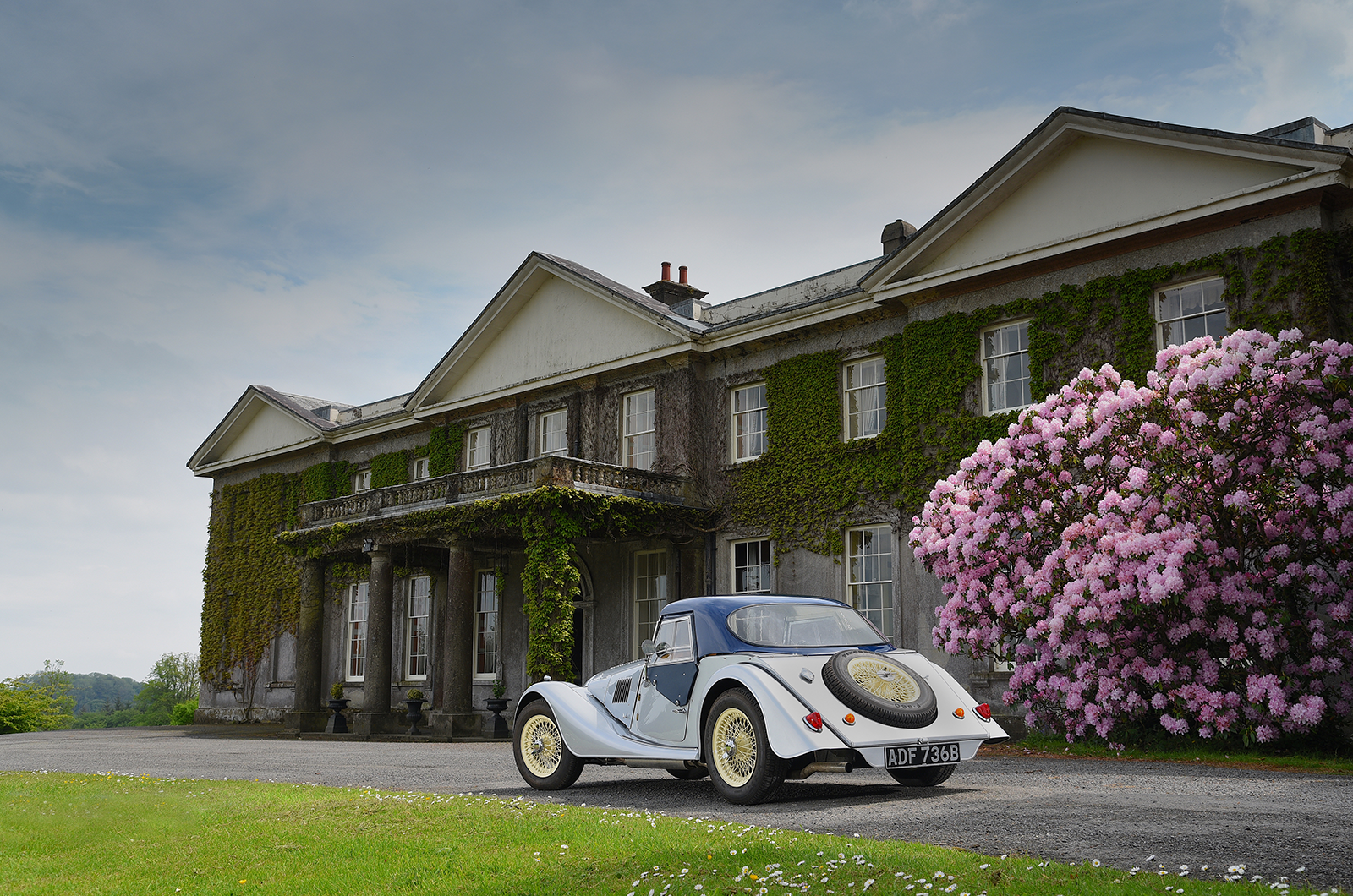 Classic & Sports Car – The unique Morgan 4/4 that came out the shadows
