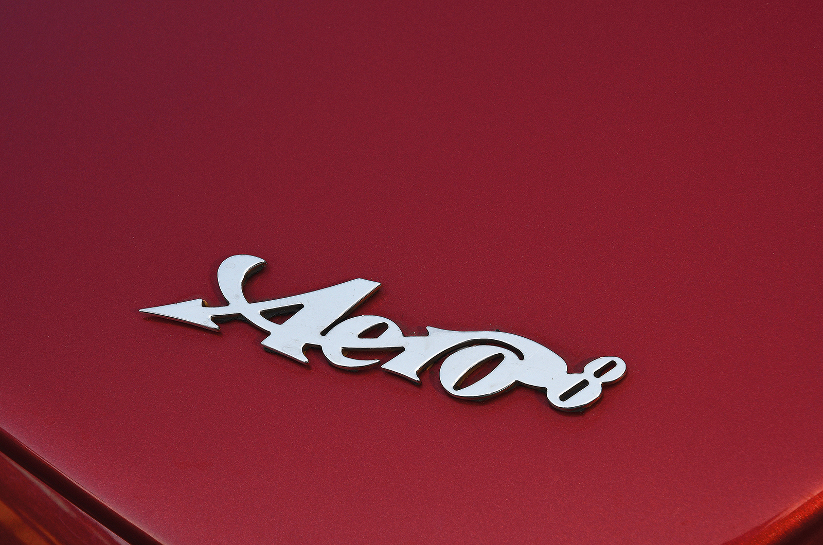 Classic & Sports Car – Old dogs, new quicks: Morgan Aero 8 and Jensen S-V8