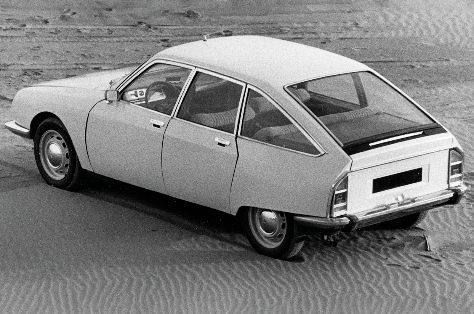 Classic & Sports Car – Remembering Robert Opron