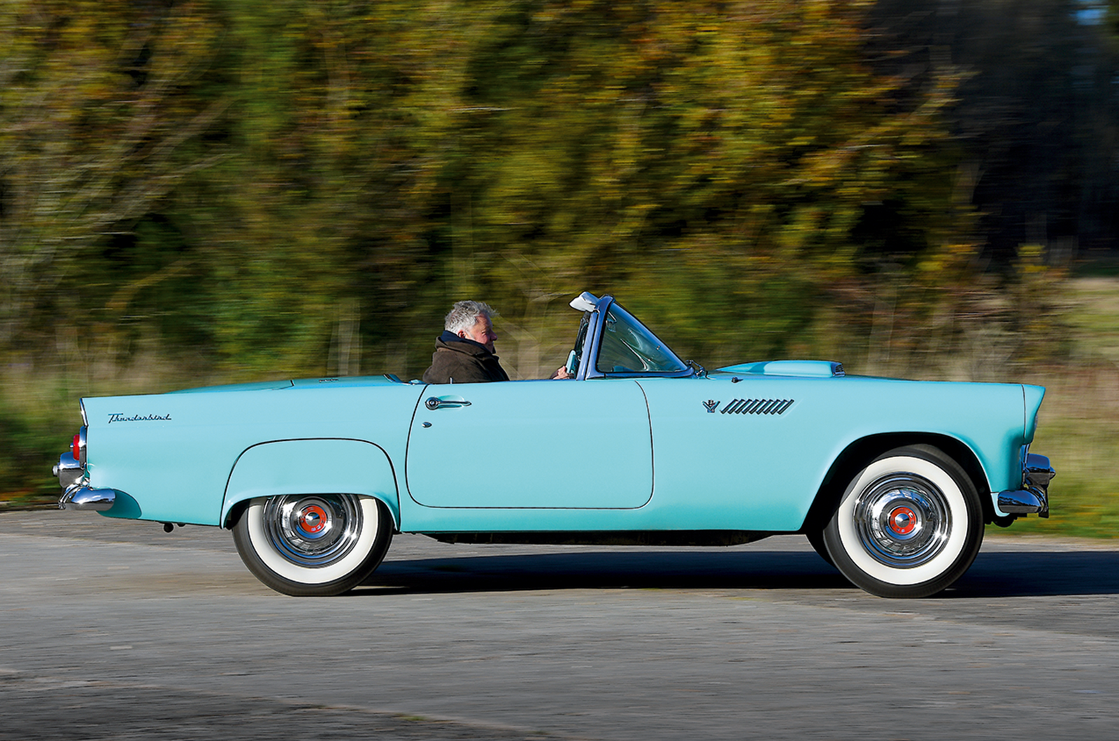 Classic & Sports Car – Glitz & CL Amour: Jaguar XK140 and Ford Thunderbird